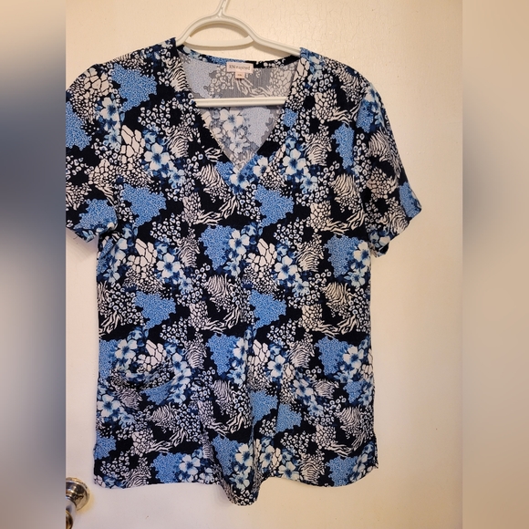 Uniforms - Scrubs - Picture 13 of 16